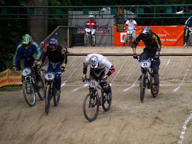 200607051010_f1.jpg